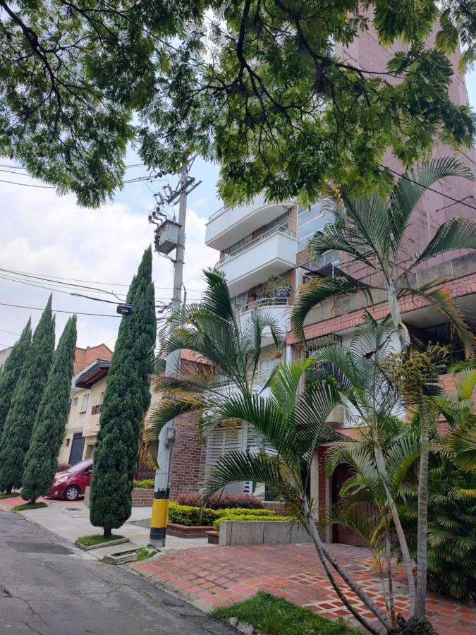 Noras Homestay Laureles Medellín Extérieur photo