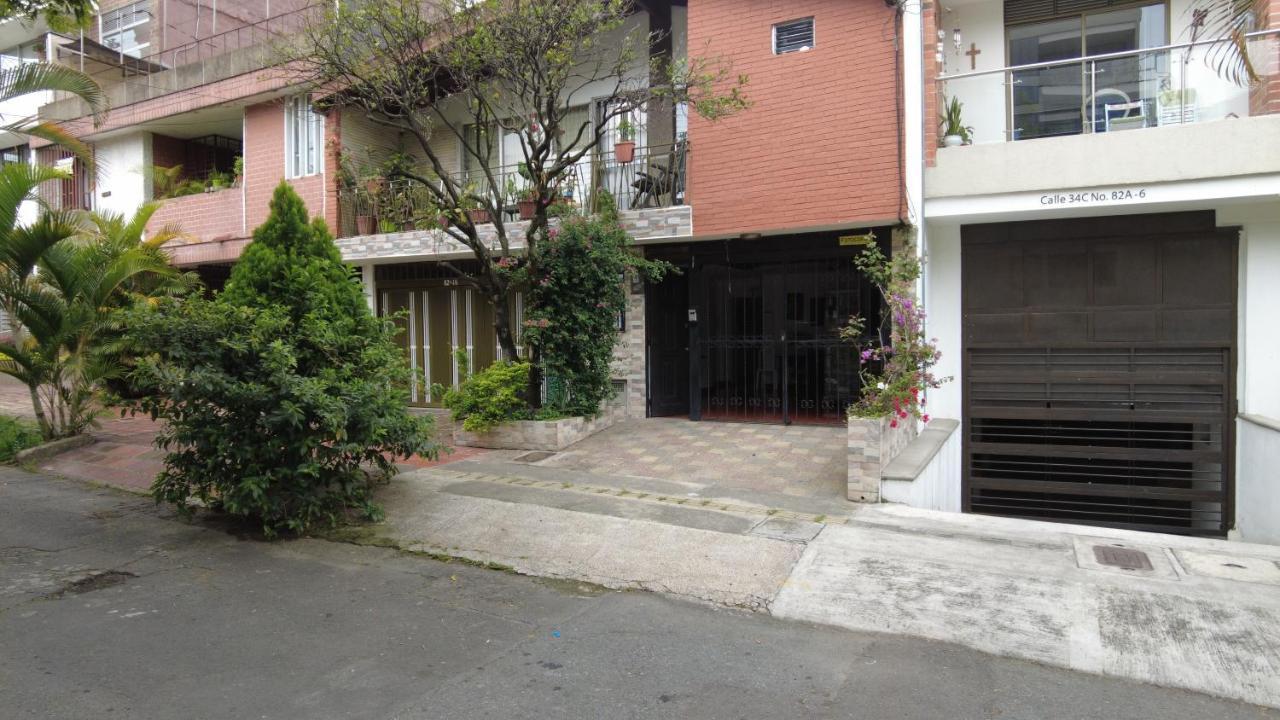 Noras Homestay Laureles Medellín Extérieur photo