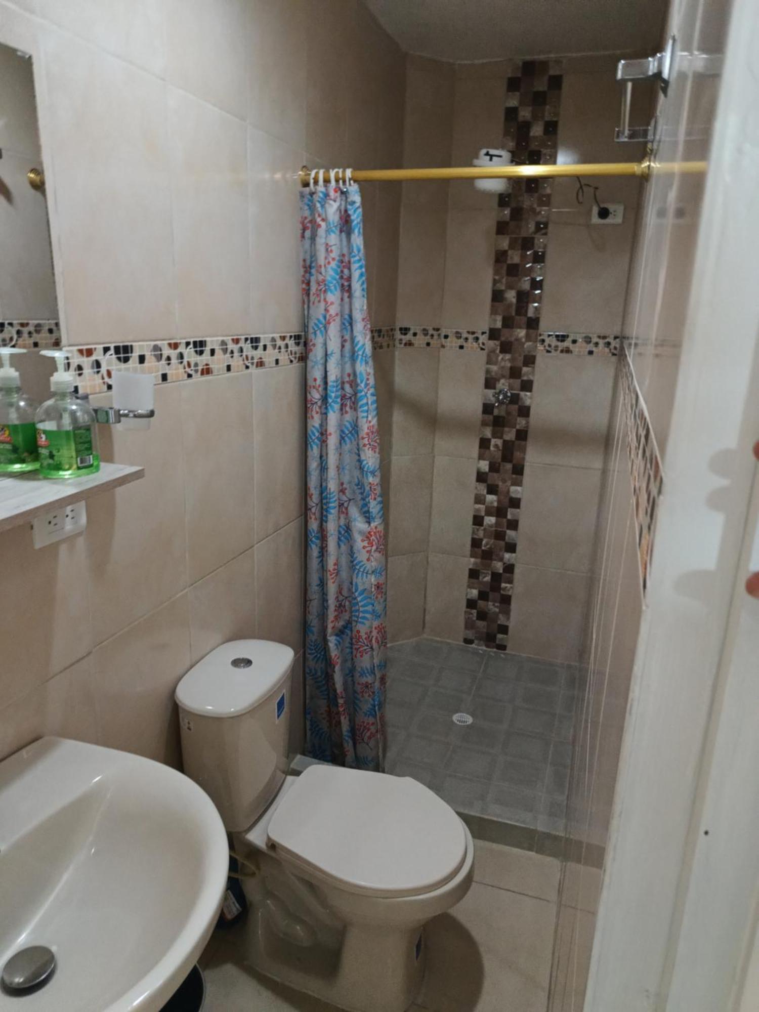 Noras Homestay Laureles Medellín Extérieur photo